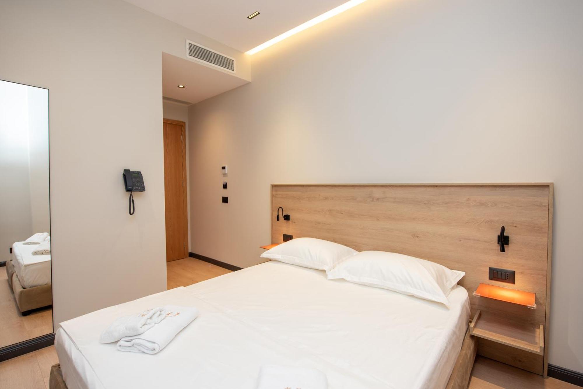 Calma Boutique Hotel Vlorë Exterior foto